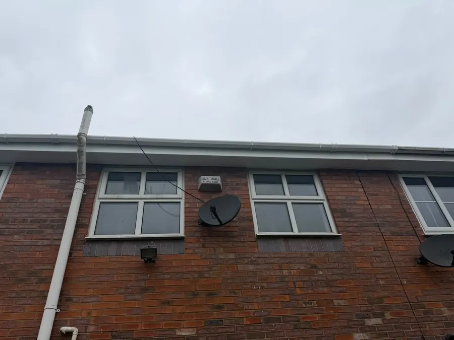 Long run of new fascia and gutter, Dawn Roofs Ltd